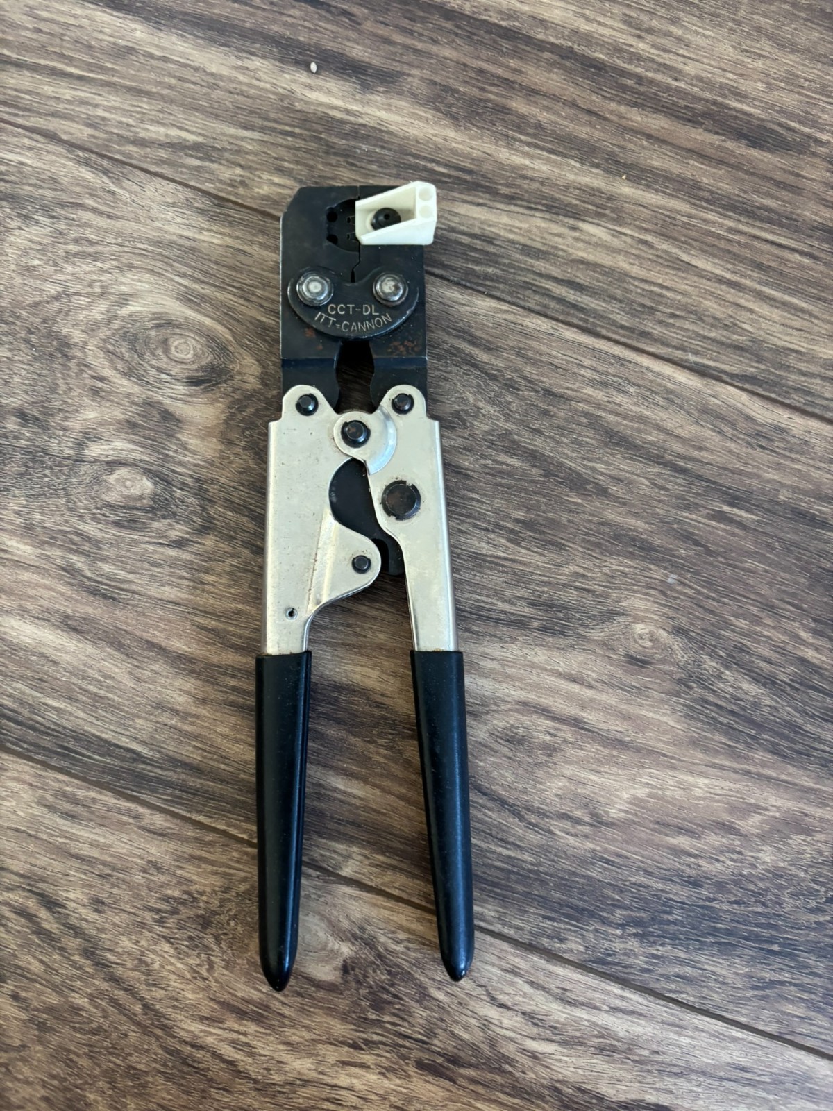 ITT Cannon CCT-DL hand crimping too