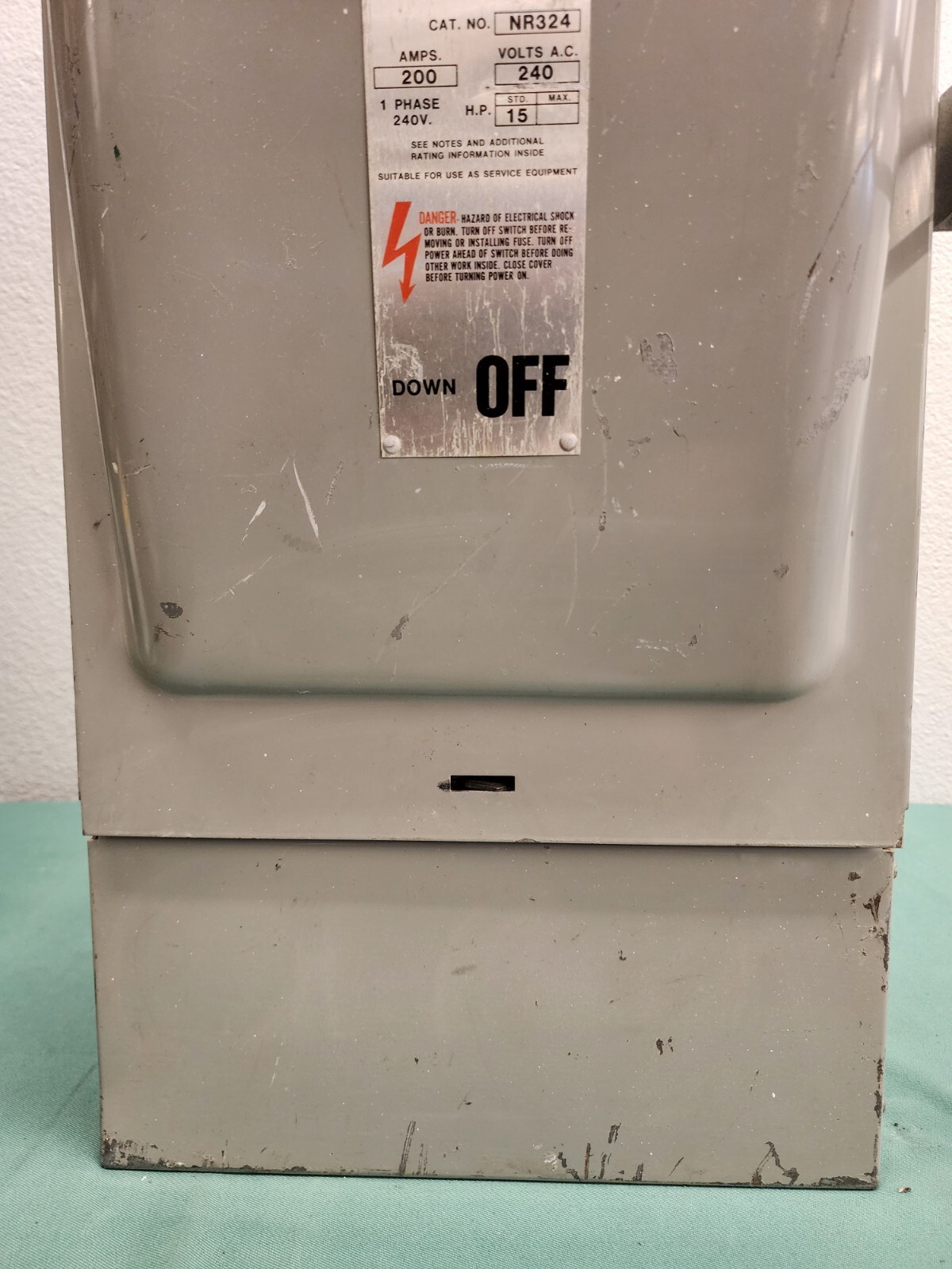 GOULD NR324 VACU-BREAK SWITCH WITH CLAMPMATIC CONTACTS 200 AMPS 1 PHASE 240 VAC