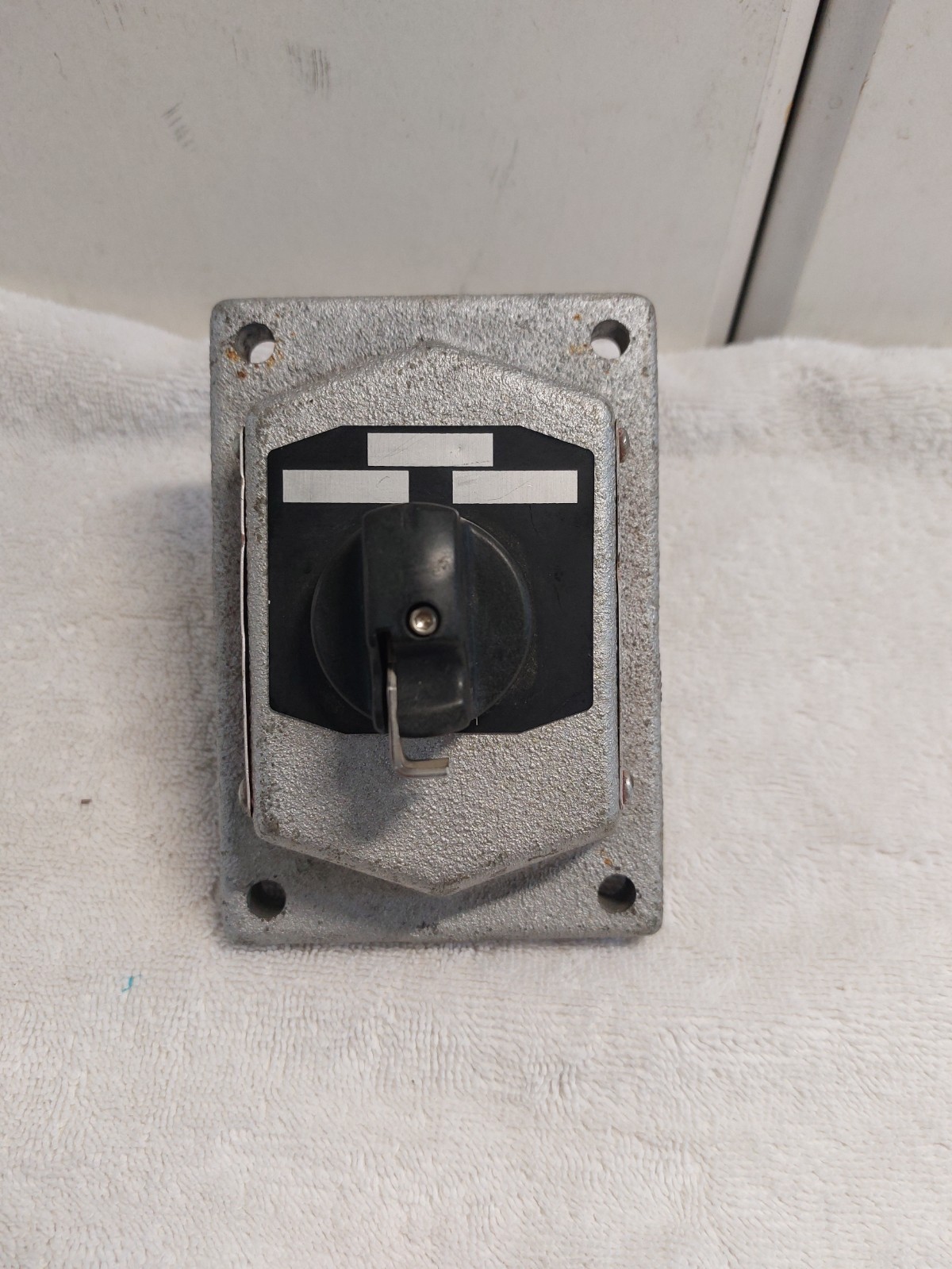 CROUSE-HINDS EDS21273 EXPLOSION PROOF FRONT OPERATED SEL SWITCH