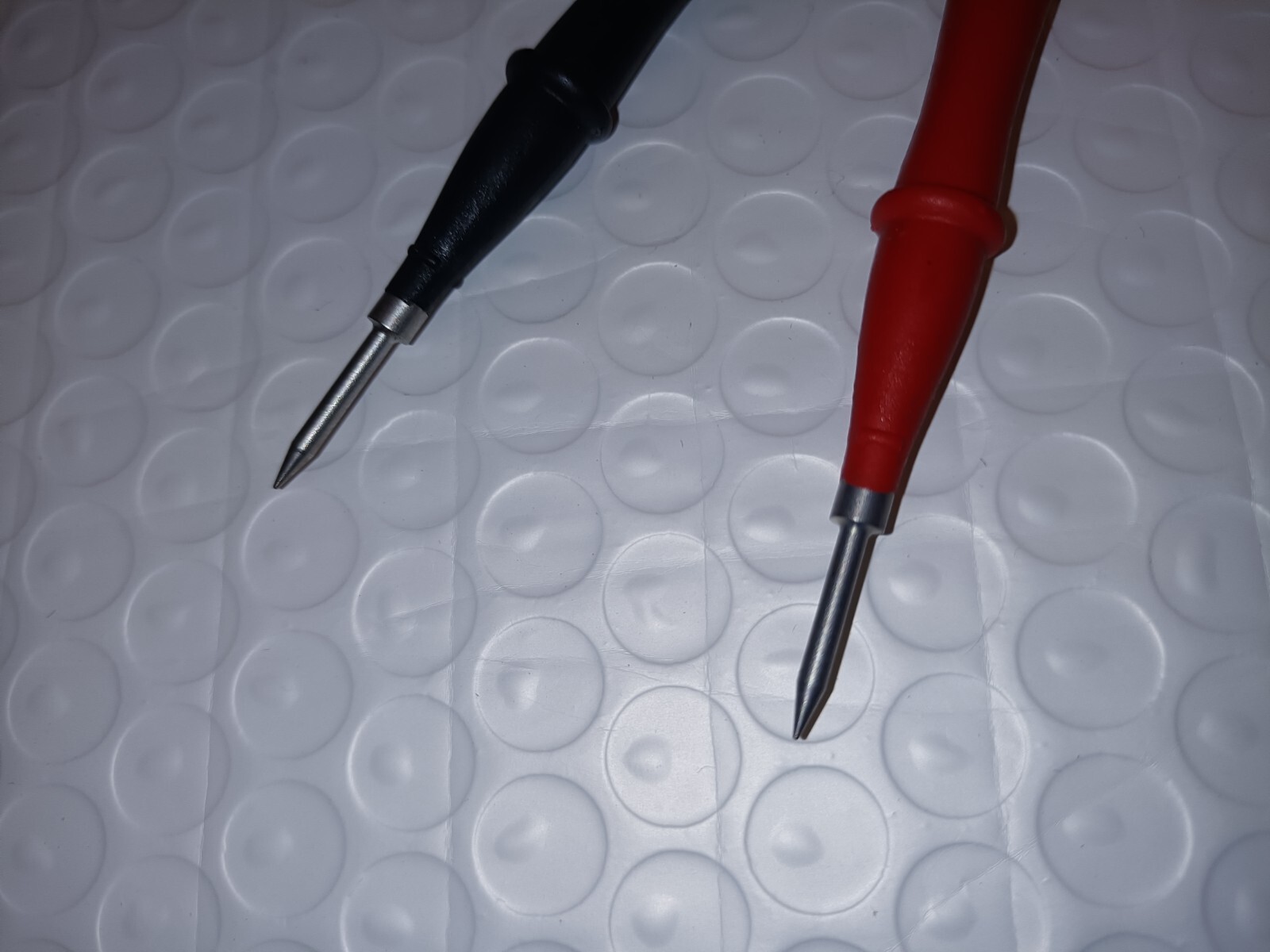 Genuine Fluke TP220 SureGrip Test Probes for TL222/TL224 / Red & Black color