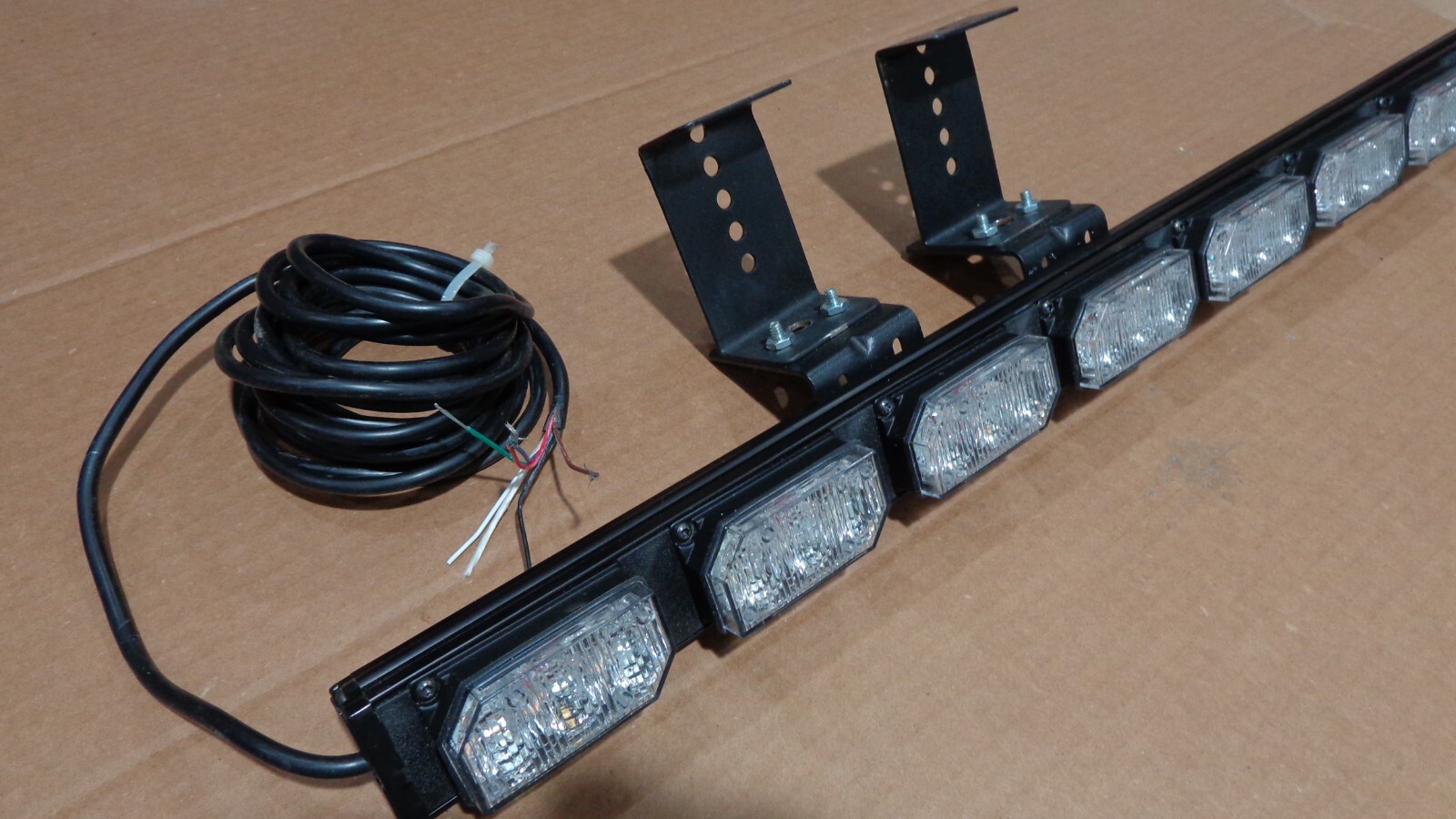 SoundOff Signal UltraLite 8 Exterior Warning Bar, 8 Module LED Amber/White