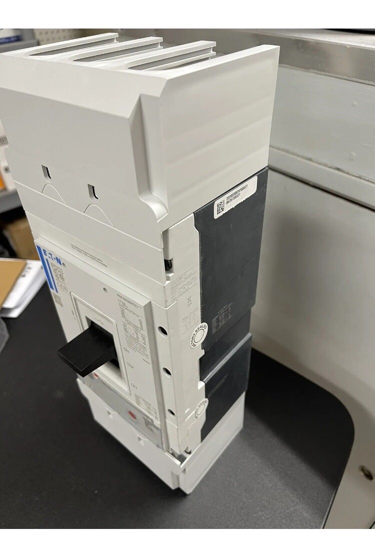 NEW PDG33M0600TFAJ EATON 3p 600v 600a 65k Cutler Hammer Circuit Breaker