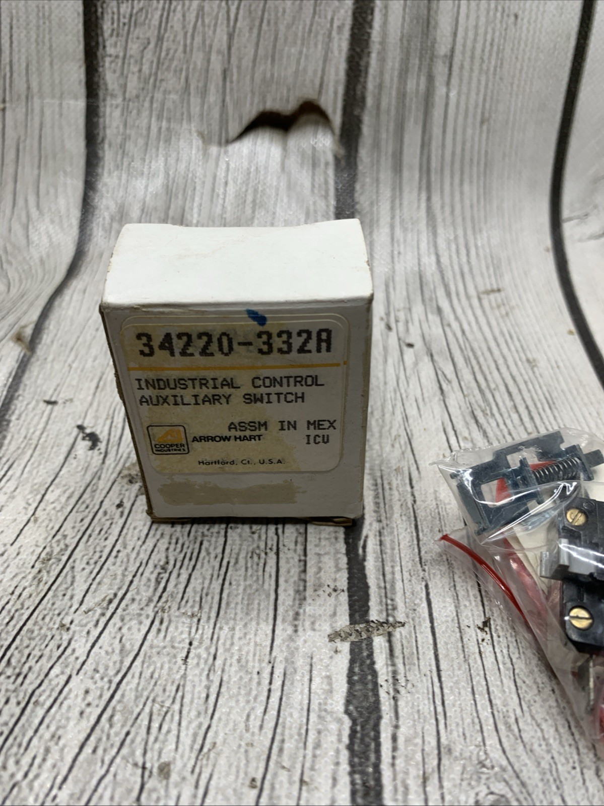 ARROW HART Industrial Control Auxiliary Switch 34300-332A