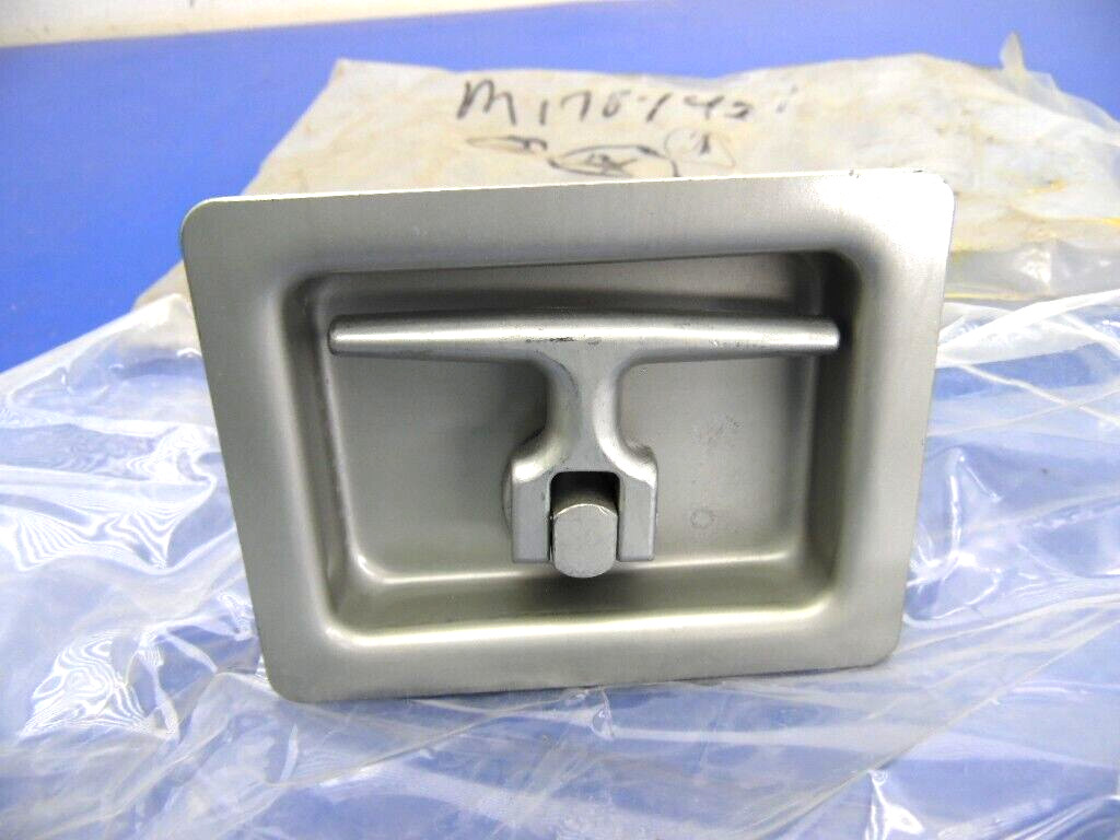 OEM LEROI Dresser M178-142, Door Latch, AIR COMPRESSOR ,NEW, Lot of 1