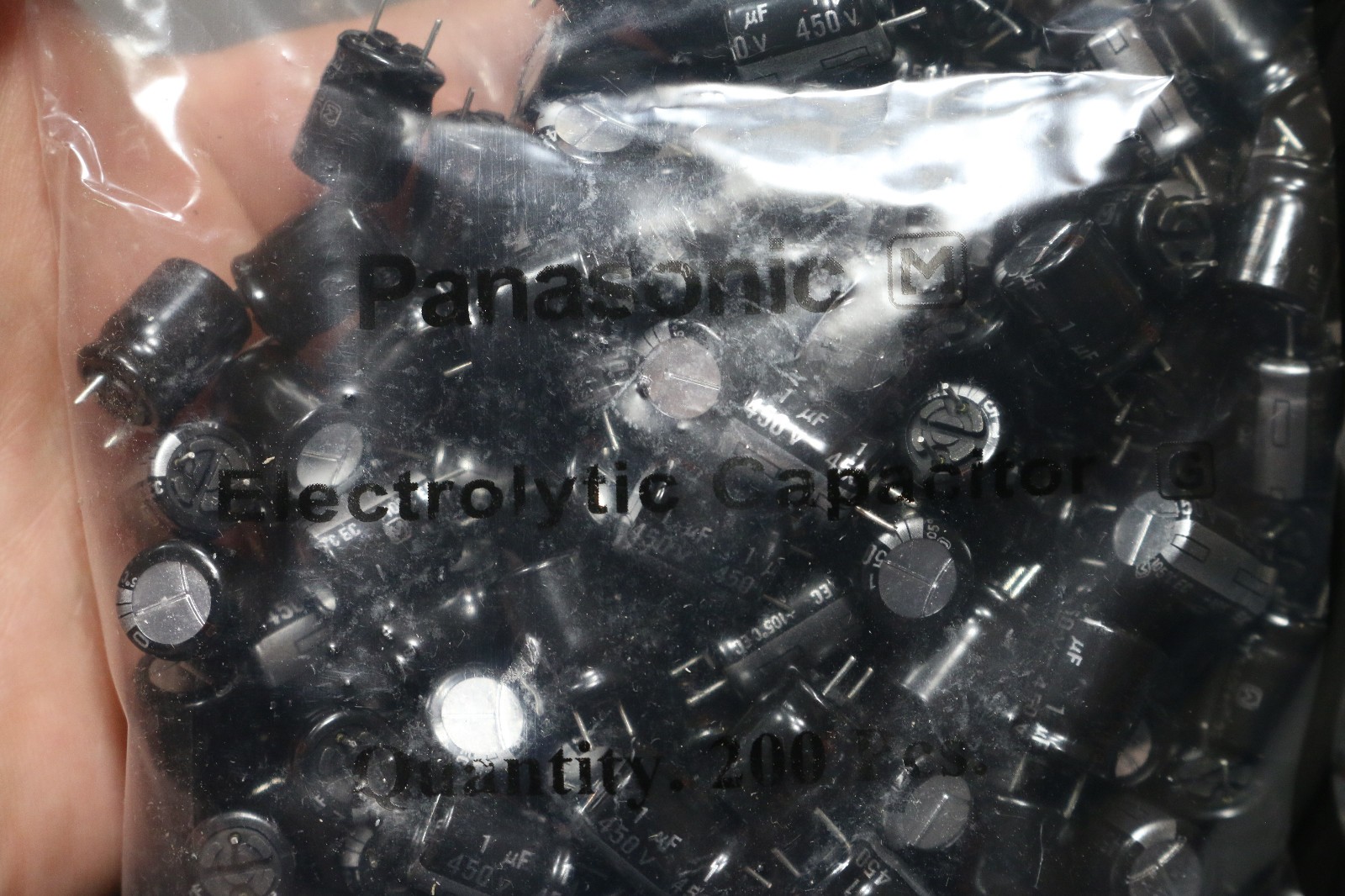 200pc Panasonic EEUEC2W1R0CY 1.0uF 450V 10x12mm Aluminum Radial Electrolytic NOS