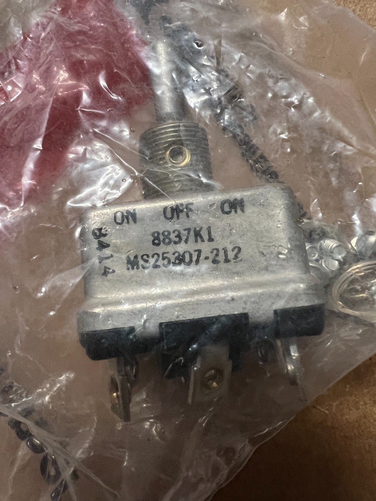 Cutler Hammer Environmentally Sealed 8837K1/MS25307-212 DPDT Toggle Switch, New.