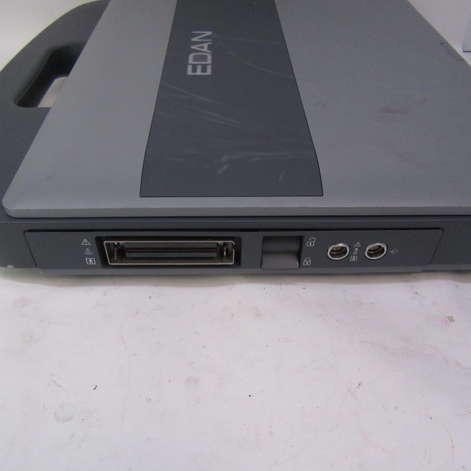 Edan Acclarix AX8 portable ultrasound *PARTS T12-D18