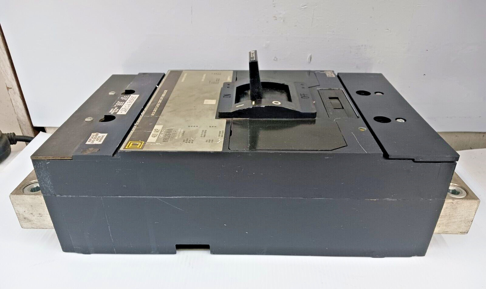 SQUARE D 400 AMP MOLDED CASE CIRCUIT BREAKER 2 POLE 600 VAC MAL26400