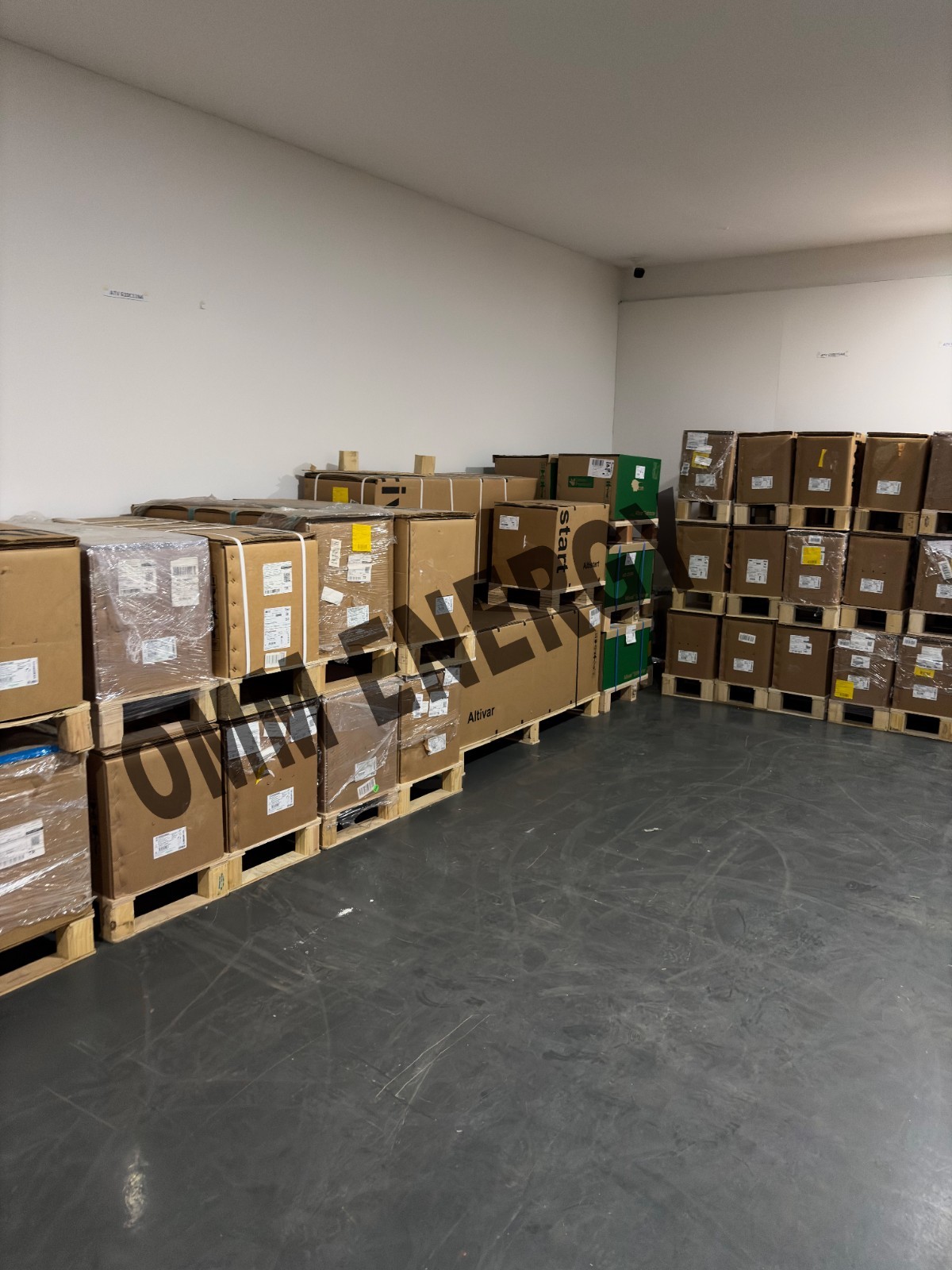 Schneider Electric 33662 Shunt Trip Release Or Closing Coil 200-250V AC/DC