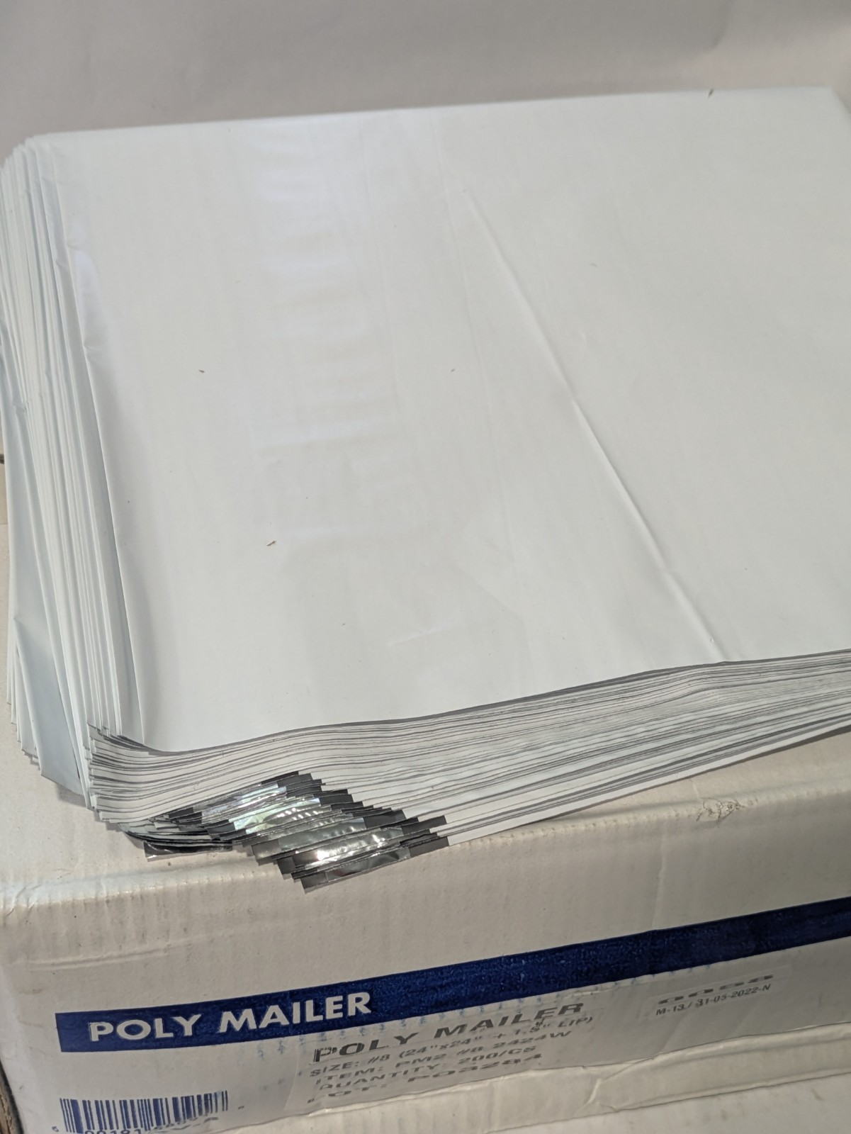 Case 200 Poly Mailers 24×24 White Heavy Duty Shipping Bags Envelopes #8 PMKAV-8