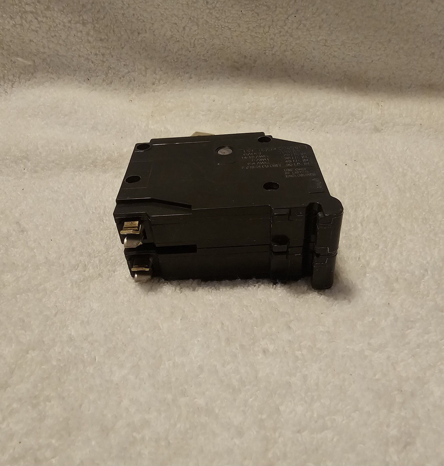 40 Amps Eaton Circuit Breaker Disconnecting Double Pole CHF-240 (Trip Window).