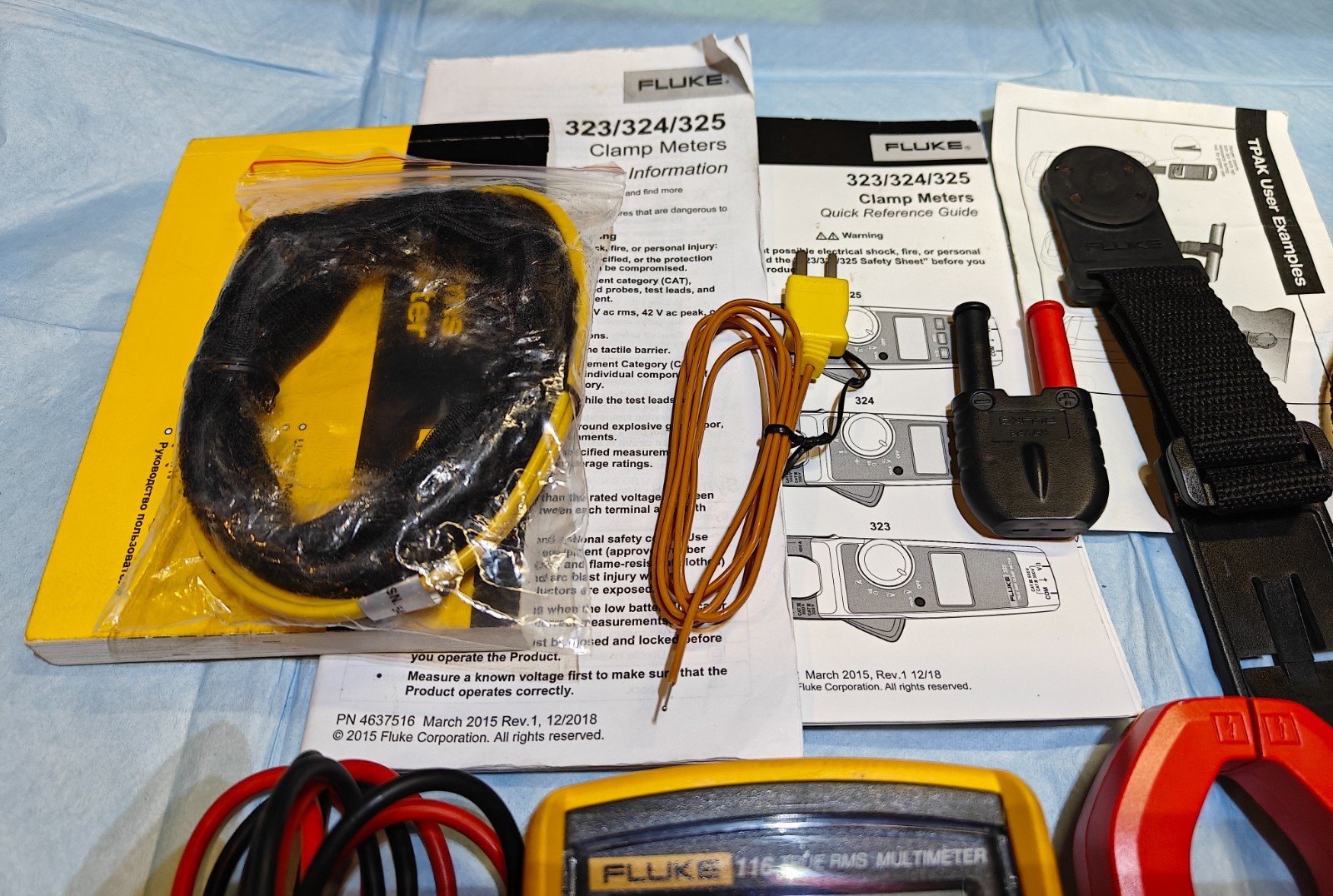 Fluke 116/323 HVAC Combo Kit True RMS Digital Multimeter and Clamp Meter