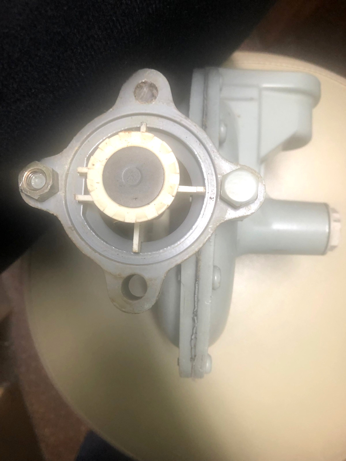American Meter Co Gas Pressure Regulator 1813 C ORF 1/8 x 3/16 SPR 5.0-15.0 0436