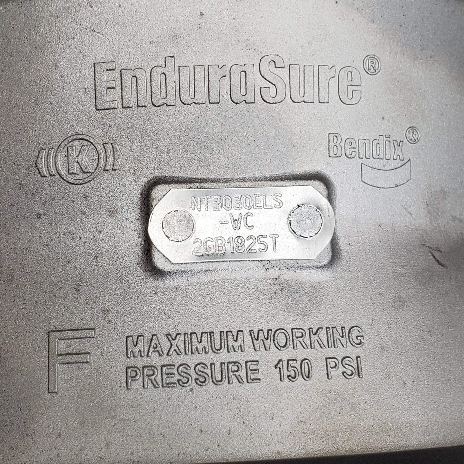 BENDIX EndurSure Air Long Stroke Spring Brake Chamber W/ Welded Clevis 3030 NT30