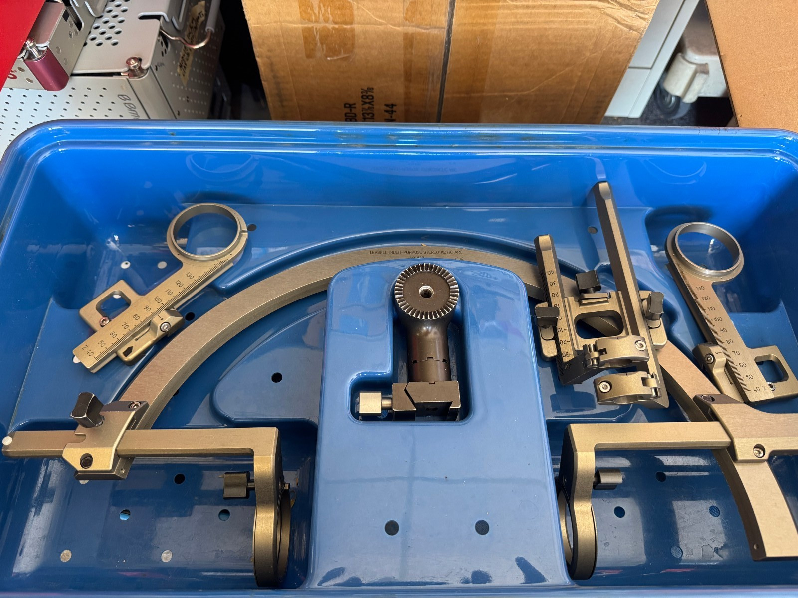 Leksell Multi Purpose Stereotactic System: Head Frame Arc , G Frame and Clamp