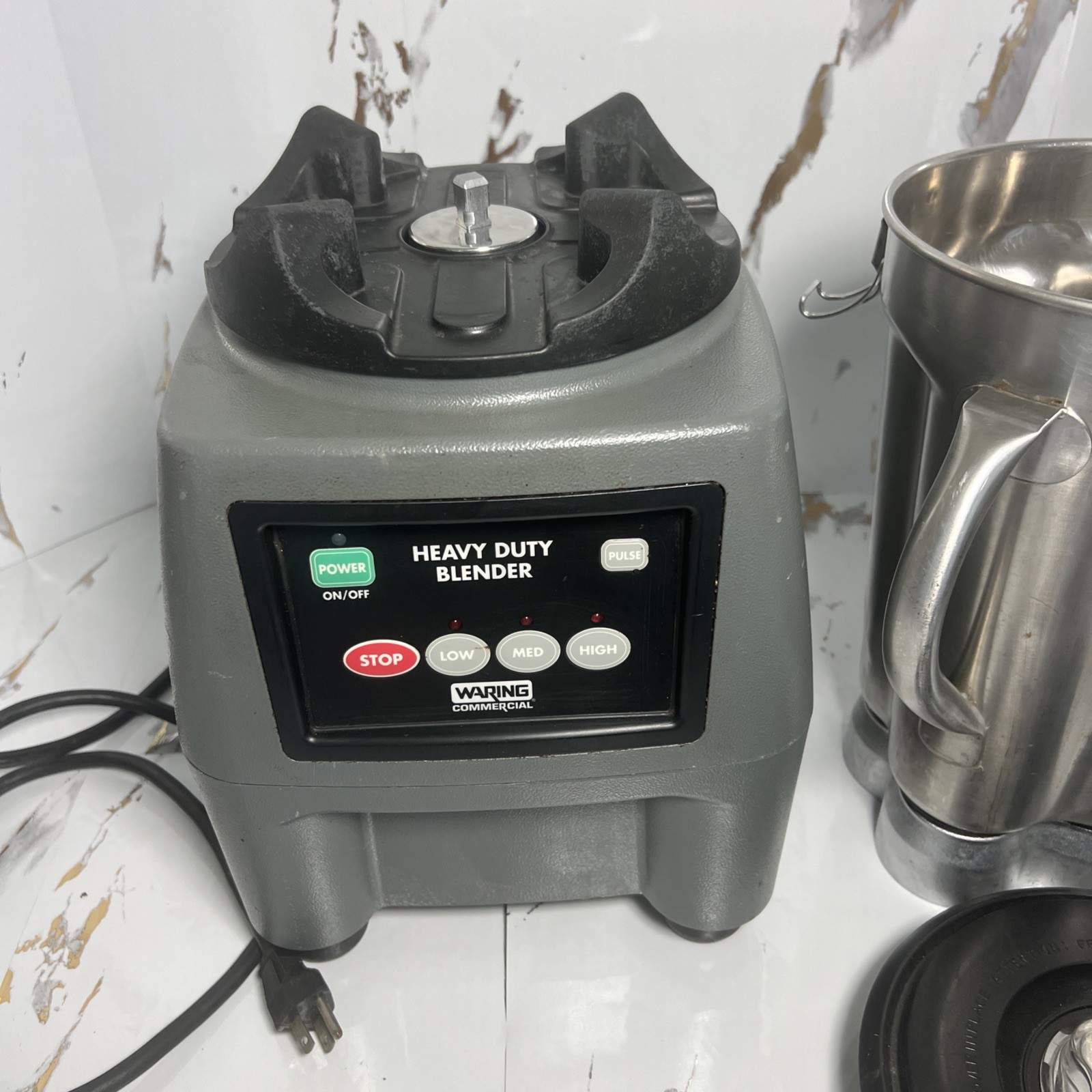 Waring CB 15 Heavy Duty One Gallon 3.75HP 3-Speed Commercial Blender