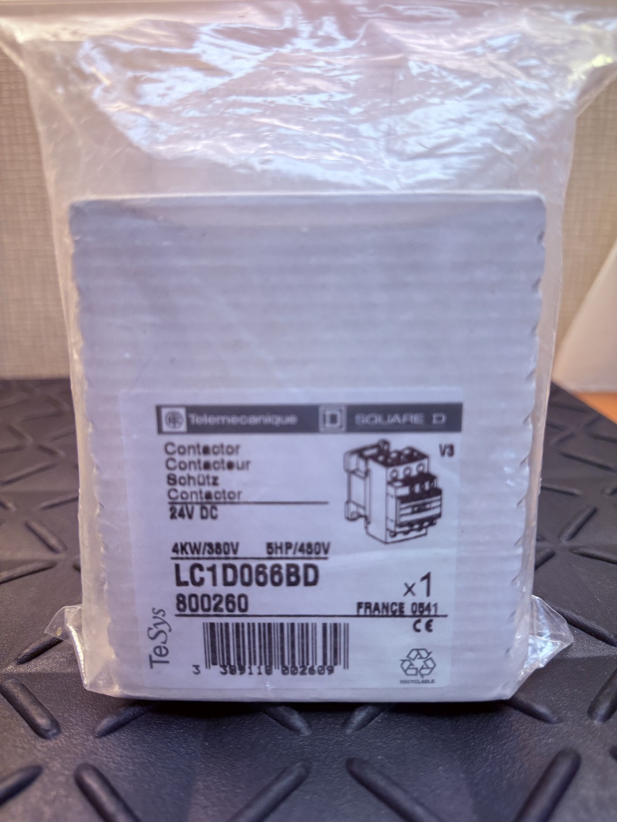 Schneider Square D LC1D066BD TeSys 5HP 480V 24VDC Contactor New