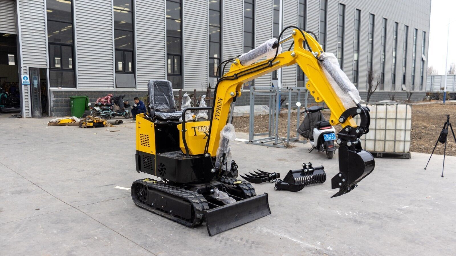 TYPHON Narrow Bucket 200mm 7.87′ Trenching Buckets Attachment For Mini Excavator