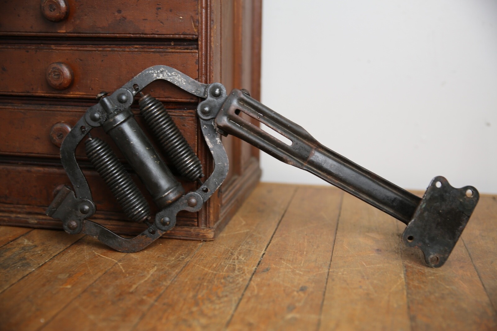 Vintage Japanned Swing Arm Potbelly Door Closer hardware antique copper flash