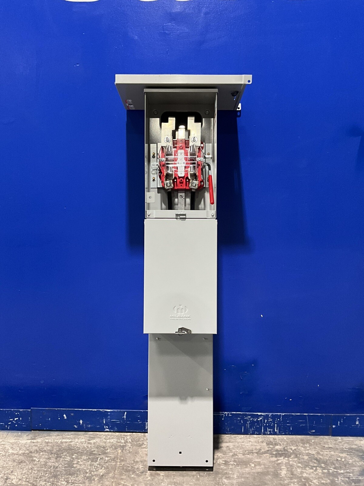 Milbank 200 Amp Meter Base Cat No. V4322-0-BL 🟦