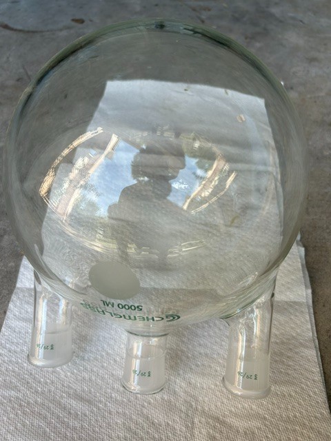 Chemglass 5000ml 3 neck round bottom flask-used once-great condition