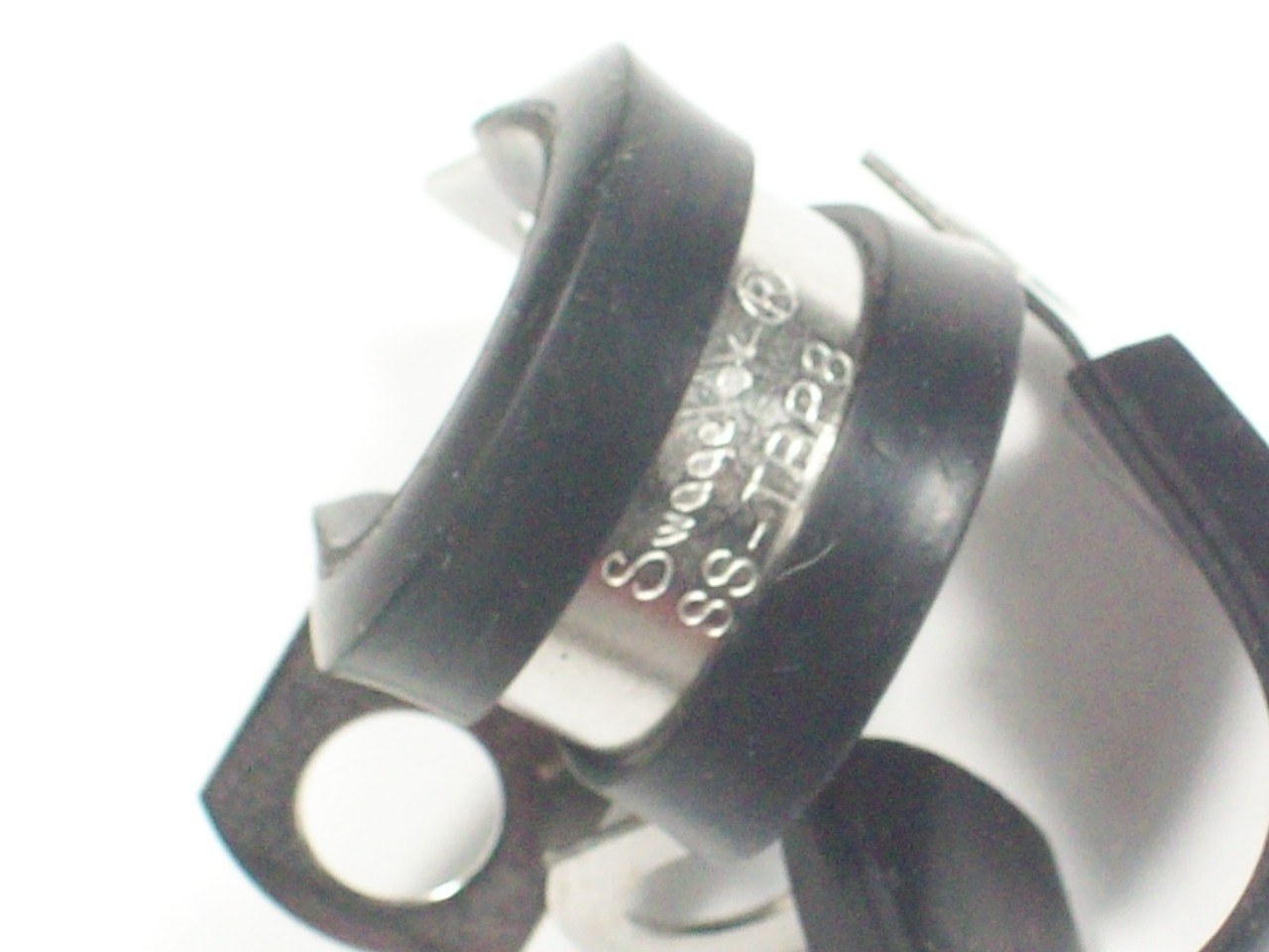 20 – Swagelok Stainless Steel P Clamp Supports, 1/2″ Tube, SS-TBP8