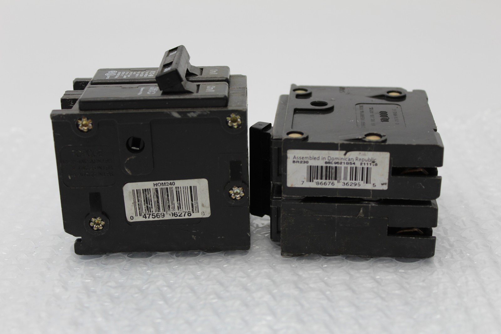EATON HOM240 BREAKER 2POLES 40AMPS LOT OF 2 NSNP