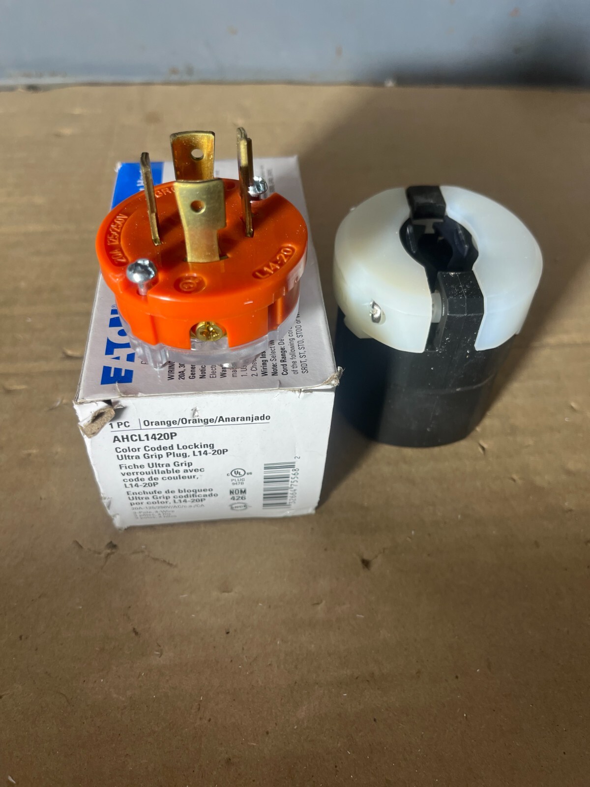 Eaton AHCL1420P L14-20P Locking Ultra Grip Plug 20A 125/250v Male Cord End NEW