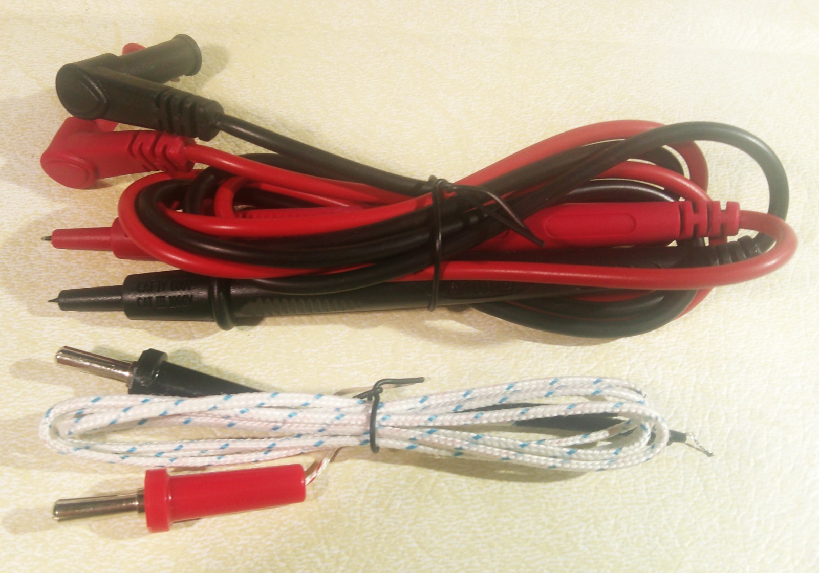 AstroAI Model DM132A Multimeter New in Box w/Test Leads & K-type Thermocouple