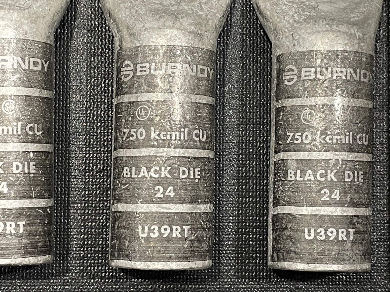 Lot of 4 Burndy U39RT 1 Hole Lug 750 kcmil CU Black Die 24
