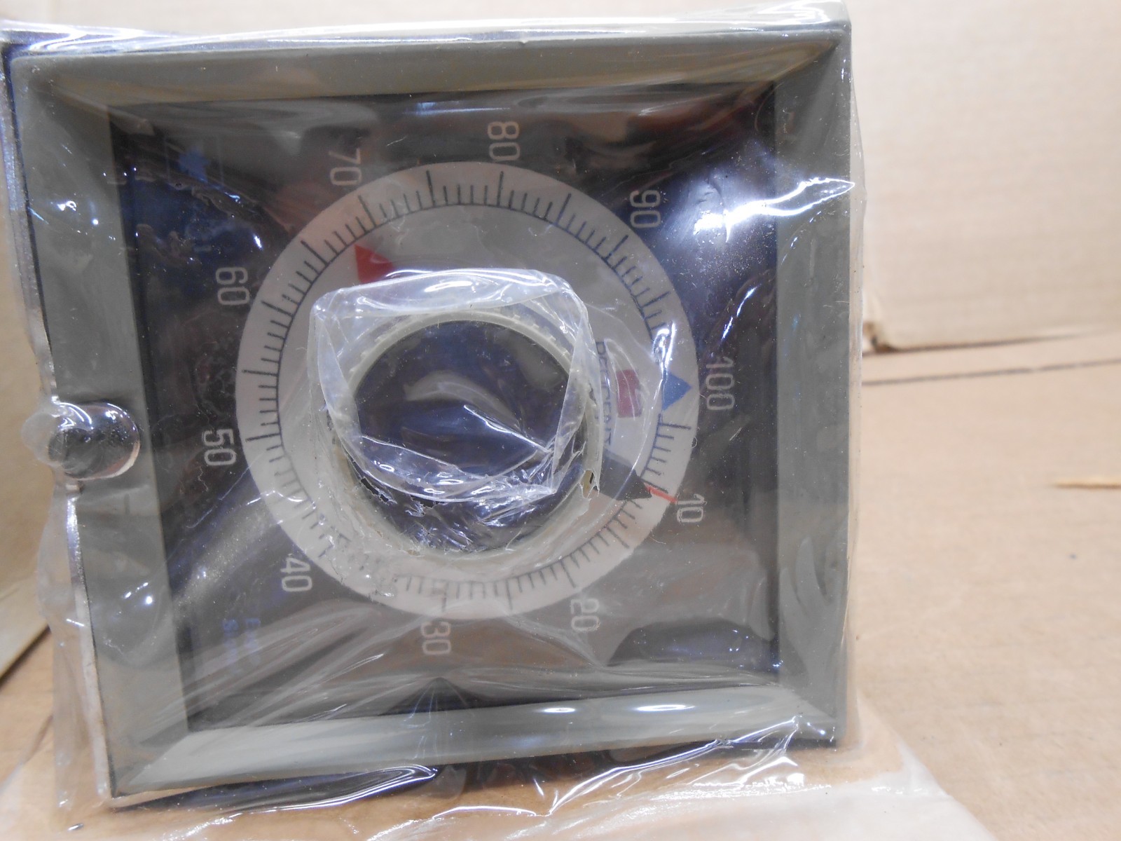 NEW EAGLE SIGNAL HQ903A6 ELECTRIC REPEAT CYCLE PERCENTAGE TIMER 120VAC 60 SECOND