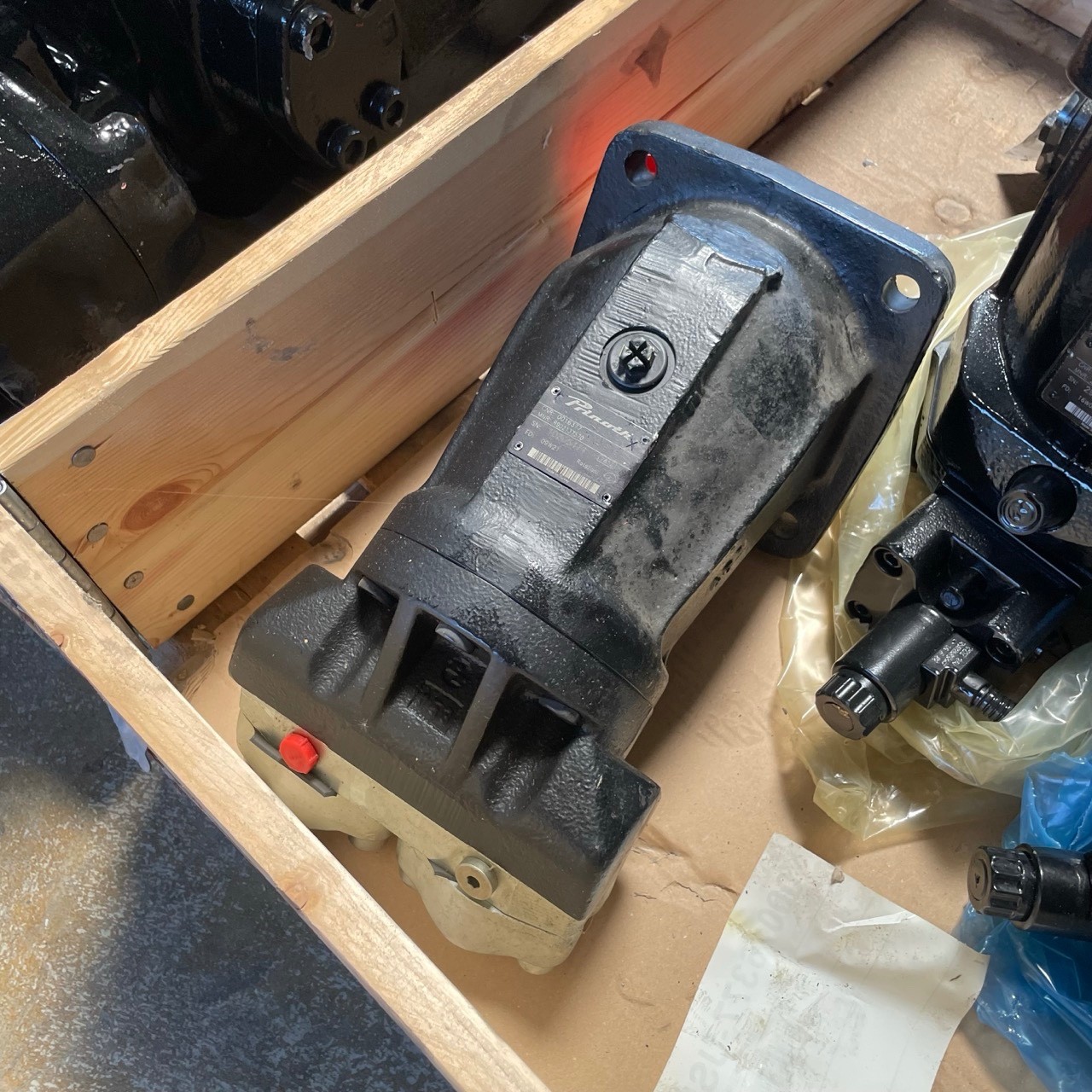 Rexroth A2FM125/61W-VAB100 Axial Piston Motor R902137570 Prinoth 0016377 Hydraulic