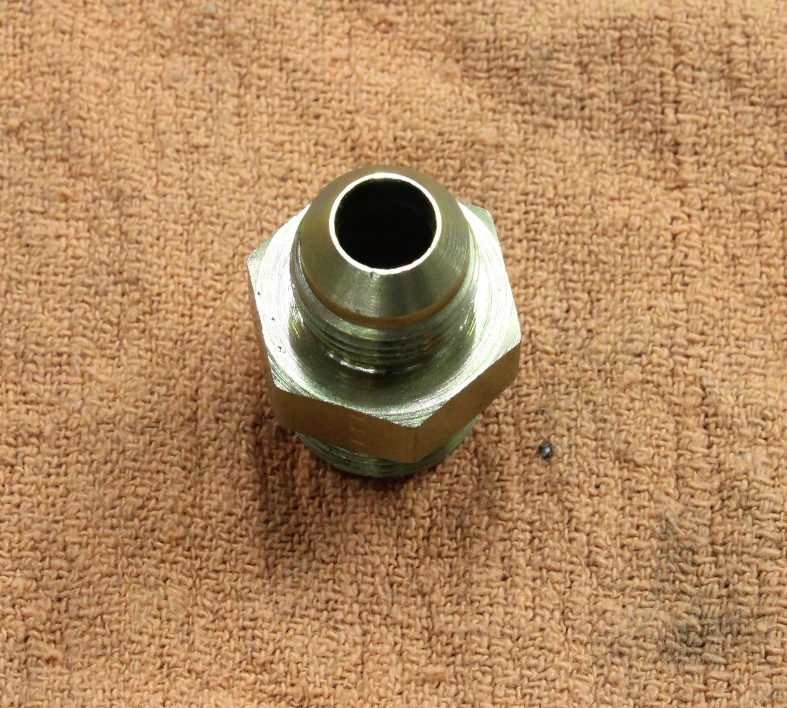 6400-08-10 1/2 inch Male JIC x 5/8 inch Male O-Ring Boss Adapter coupling