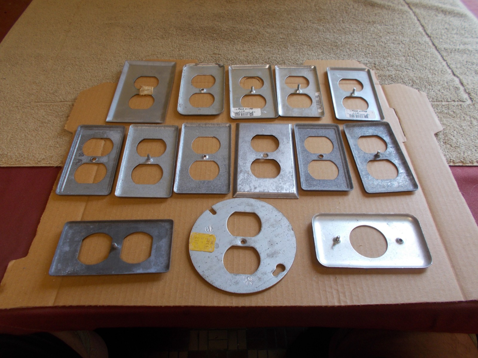 VTG INDUSTRIAL OUTLET COVER RACO NO NAME METAL MIZED LOT SIZES LOT – 14 NEW USED