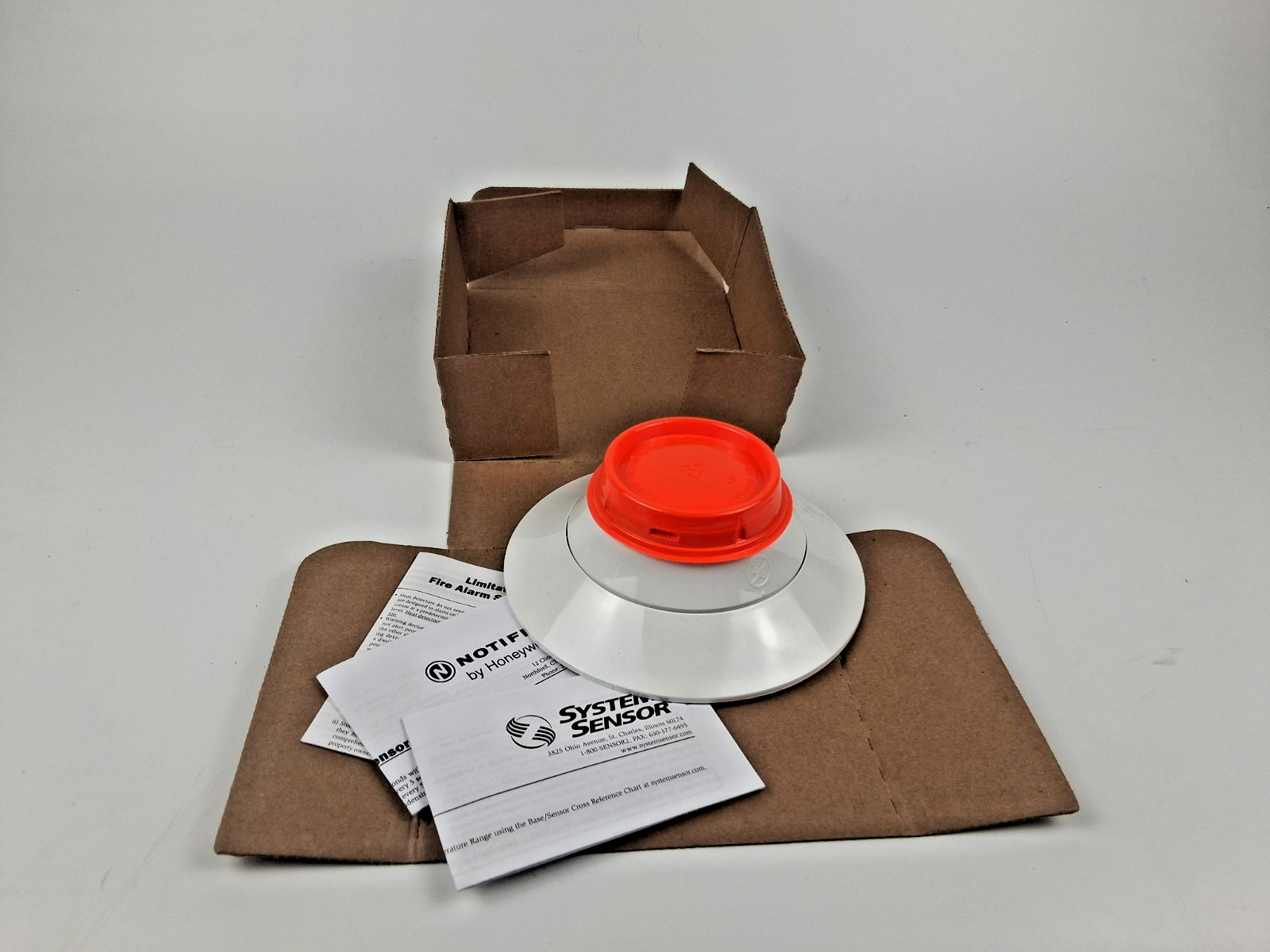 NOTIFIER NP-200 WHITE PHOTOELECTRIC SMOKE DETECTOR