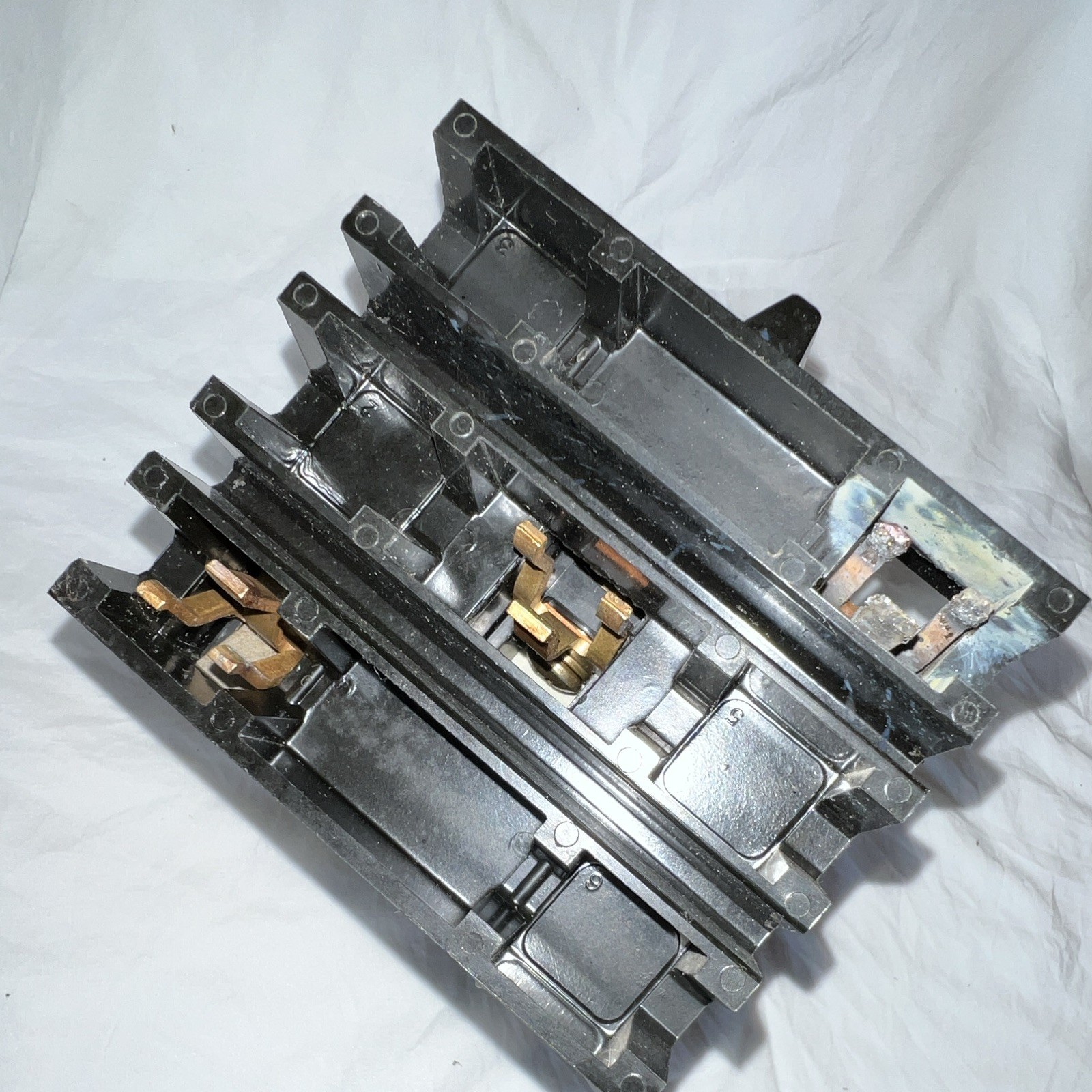 Square D FH36100 100A 3-Pole Thermal-Magnetic Circuit Breaker 451-500V