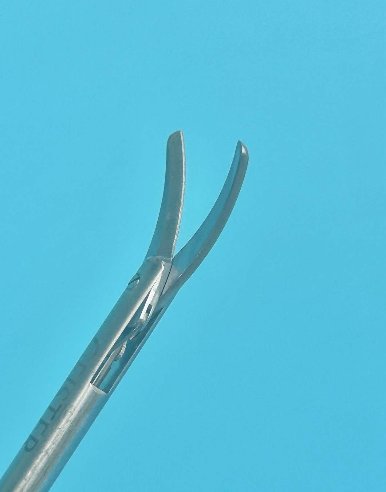 Geister 34-7835 ValveGate MICS Curved Scissors 30° 5mm x 25cm