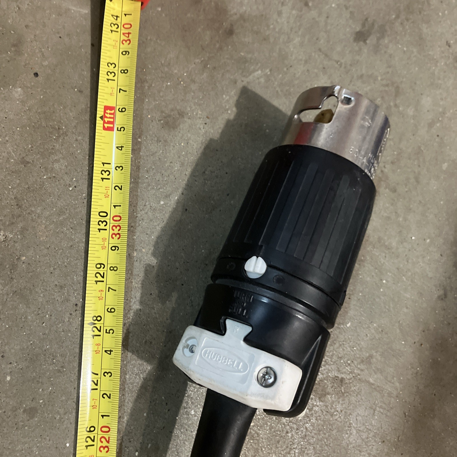 Hubbell CS8265C 50A 250V Locking Plug, 50 amp, 250V, 2 Pole 3 Wire
