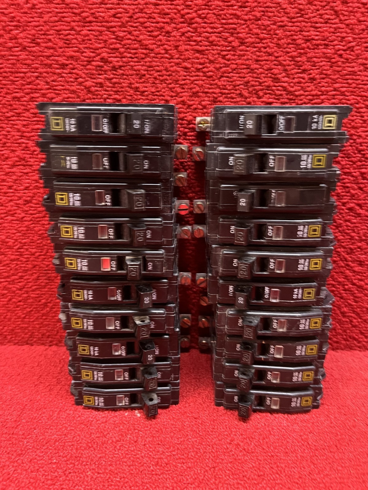 Lot of 20 Square D QO120 Circuit Breakers 20Amp 1 Pole 120/240VAC 10ka Good Cond