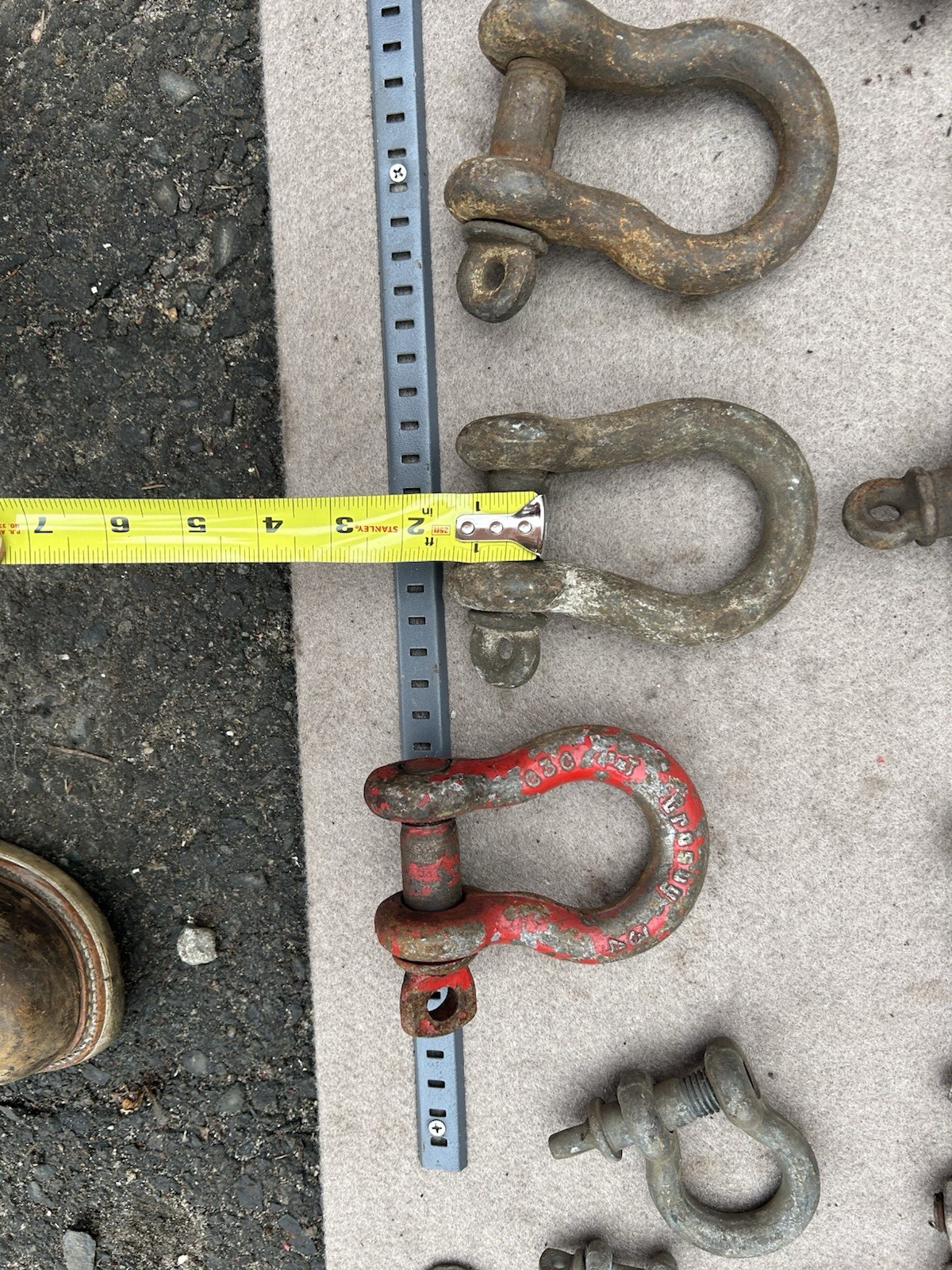 Assorted Large And Heavy Duty Shackles Two Crosby’s And Two Pairings
