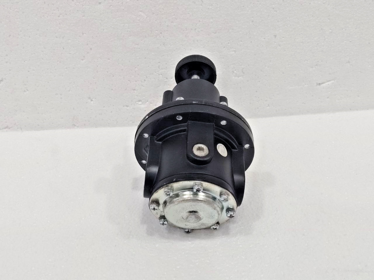 FAIRCHILD INDUSTRIAL 4000A 4064A PRECISION PRESSURE REGULATOR 250 PSI NEW