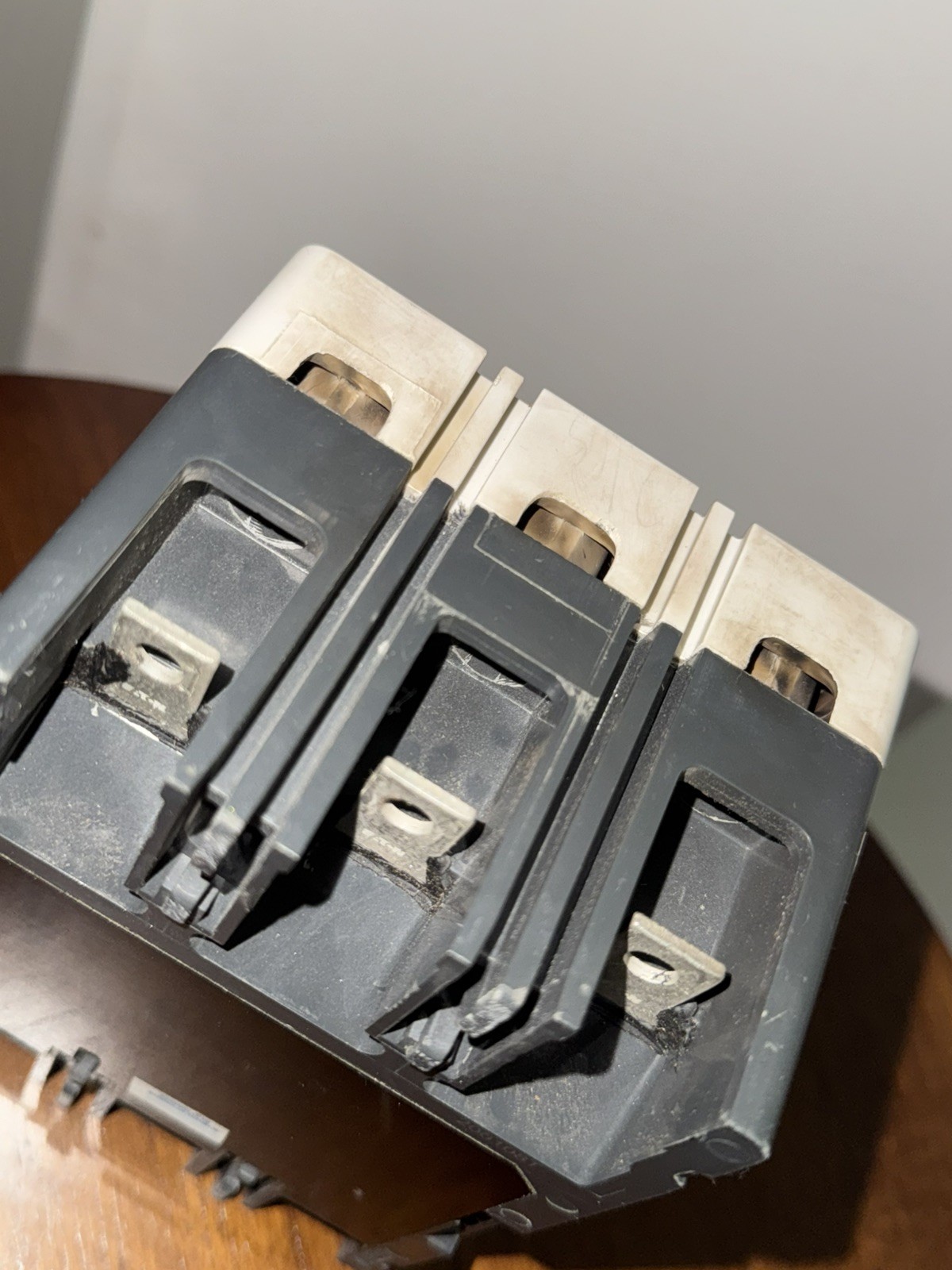 EATON HFD3125 3 pole 125 amp 3P Circuit Breaker