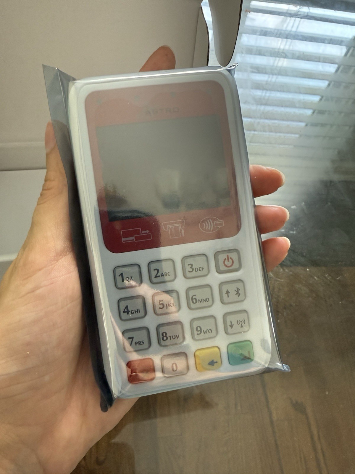 Castles Technology MP200 EMV Credit Card Reader MP200-HW-v1.05 Wi-Fi Bluetooth