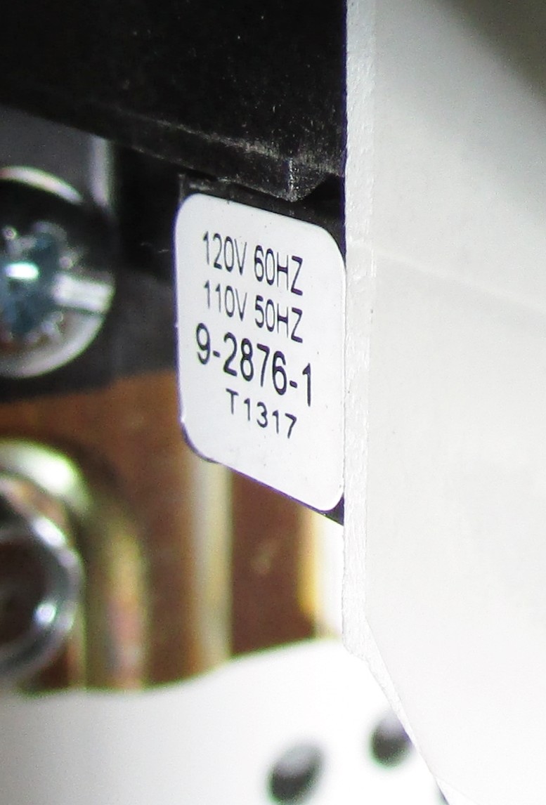 EATON CUTLER HAMMER ECL03C1A4A Electrically Held Lighting Contactor 84 32761 3
