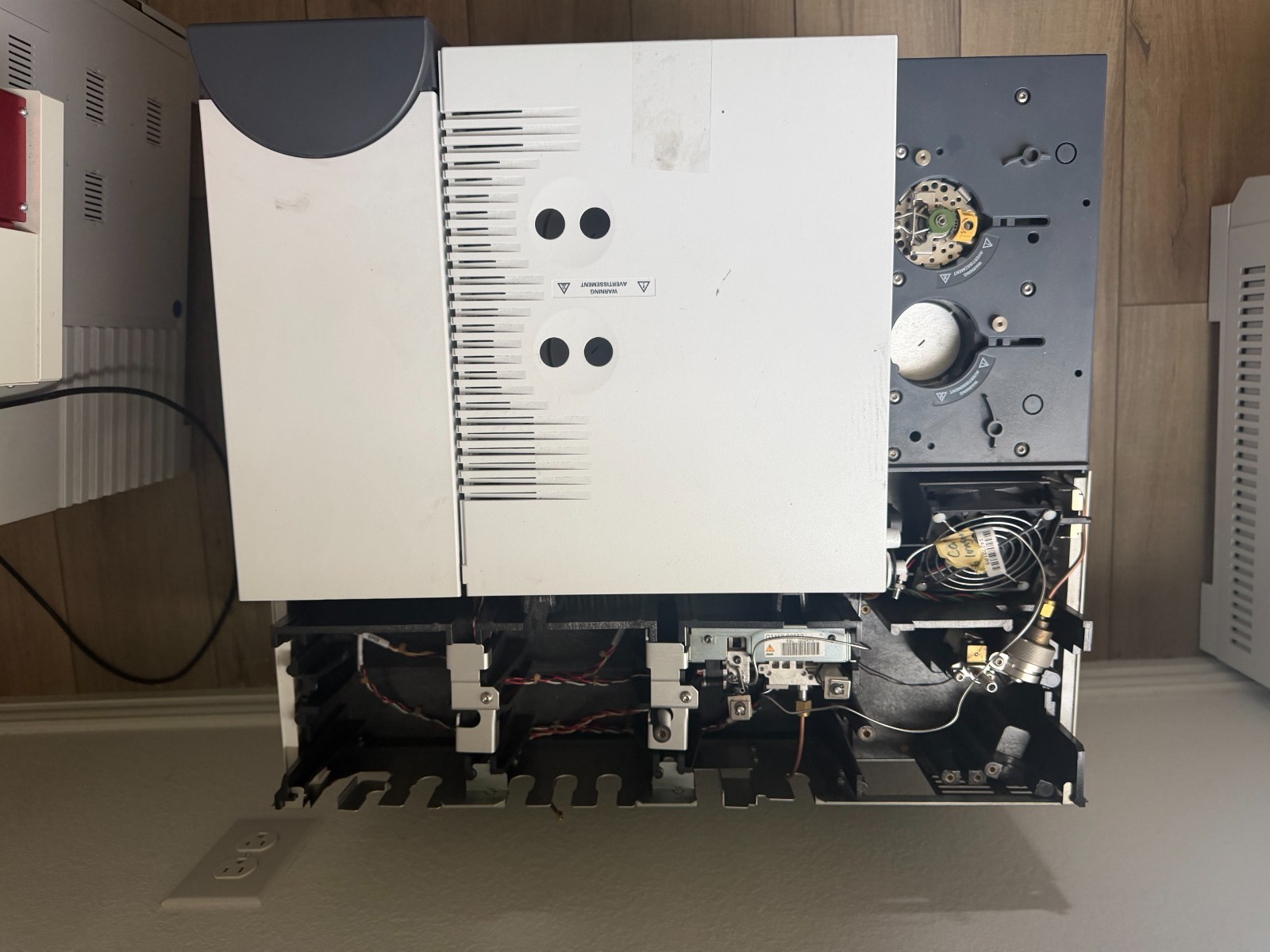 Agilent Technologies 7890B Gas Chromatograph System