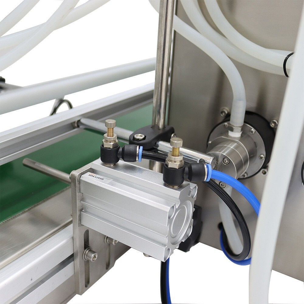 110V Automatic 4Head Magnetic Pump Filling Machine Liquid Bottle Filler 5-1000ml