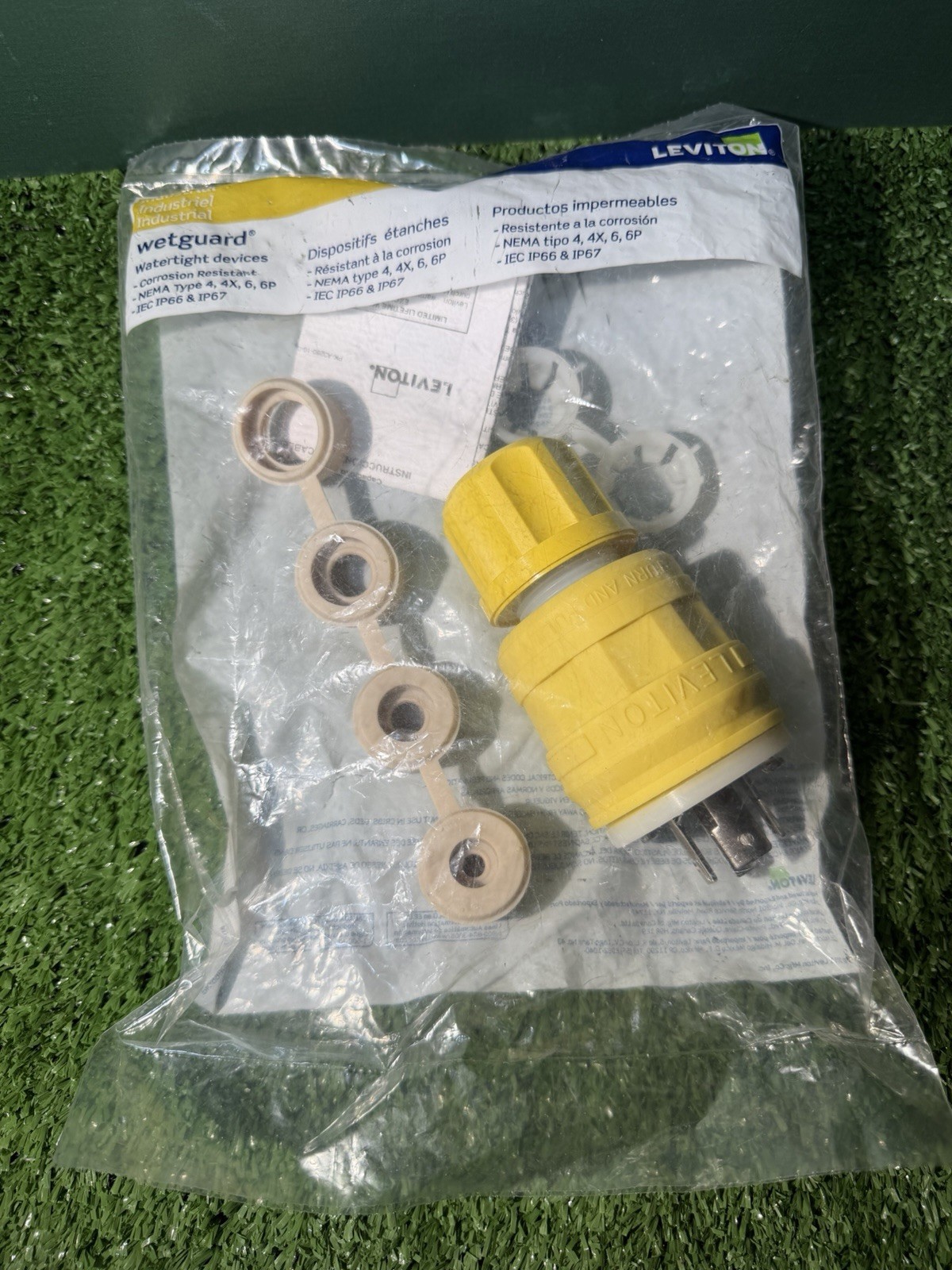 Leviton Wetguard Industrial Watertight Plug Yellow NEMA Locking Plug New Sealed