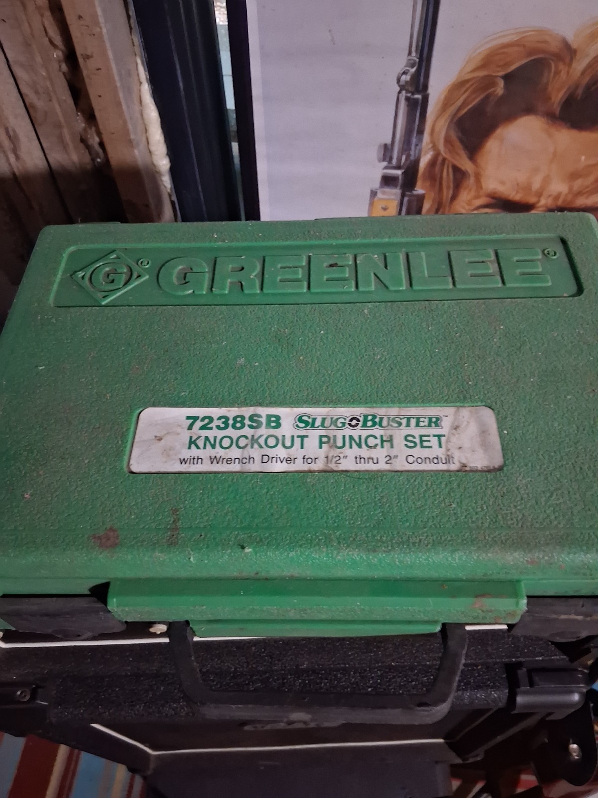 Greenlee 7238SB Slug-Buster Knockout Kit with Ratchet Wrench Punch Set Used