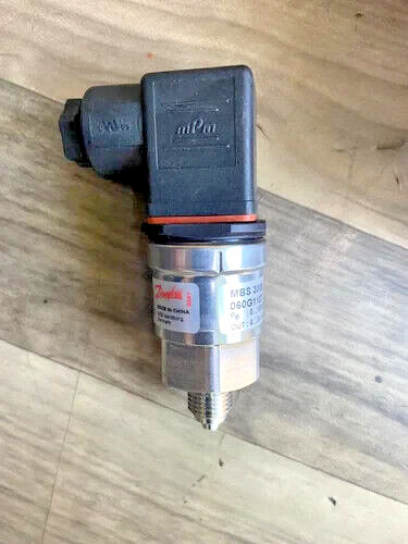 1PC- Danfoss 060G1107 Pressure transmitter, MBS 3000, 0.00 bar-100.00bar- NEW