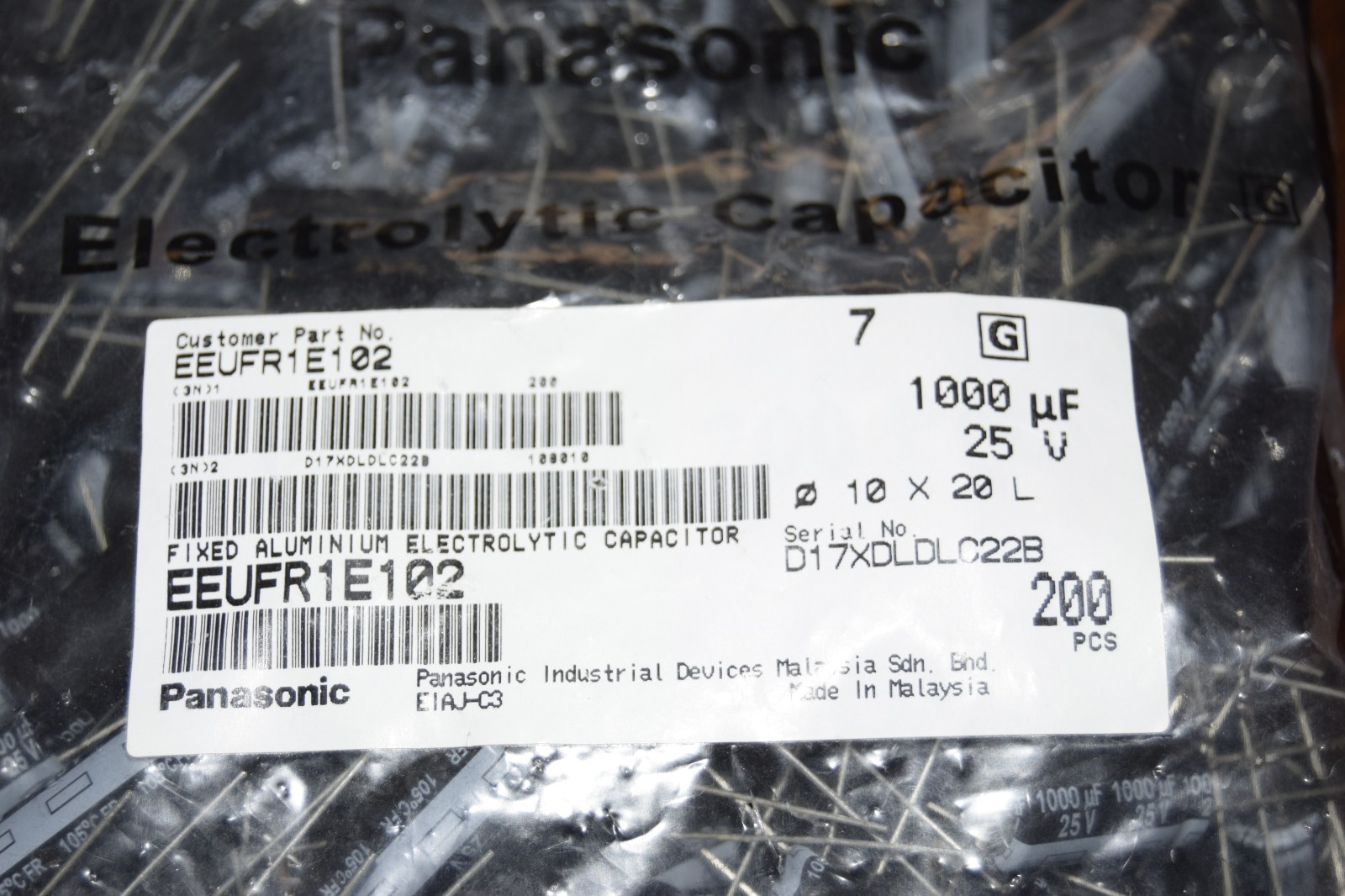 Lot of 200 New! Panasonic 1000uf 25V Electrolytic Capacitors